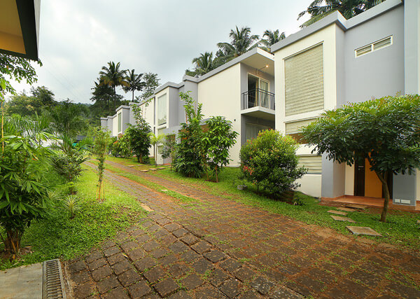 Resorts around Athirapally falls | Resorts for Couples in Athirapally 