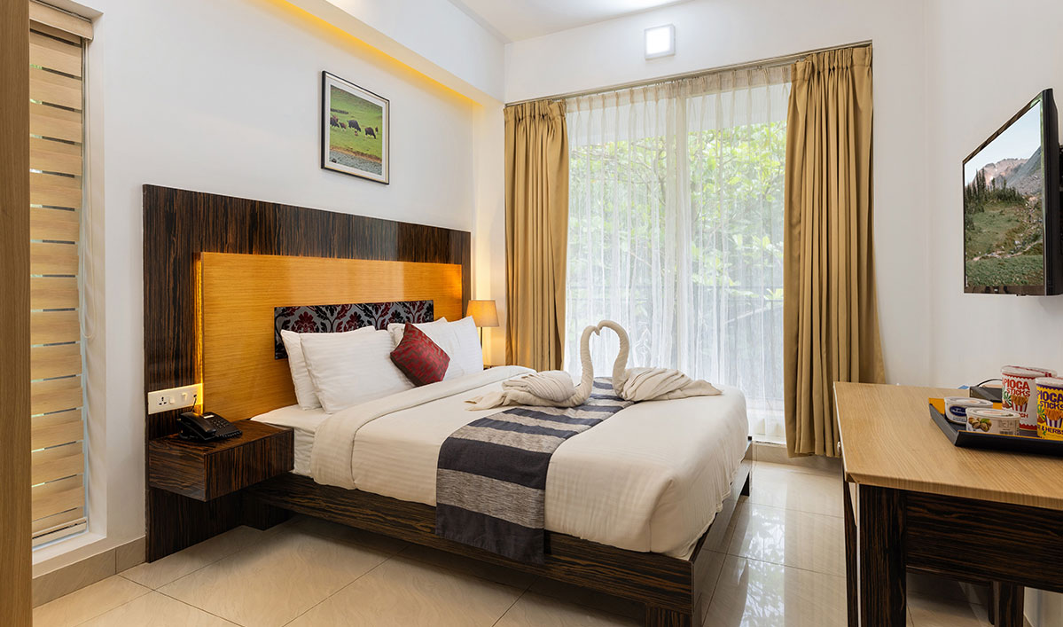 honeymoon resorts in athirapally | luxury honeymoon packages in Athirapally