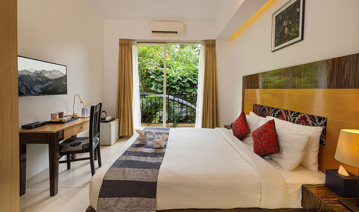 honeymoon resorts in athirapally | luxury honeymoon packages in Athirapally